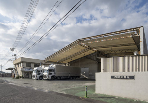 男女トラックドライバーを募集しております。